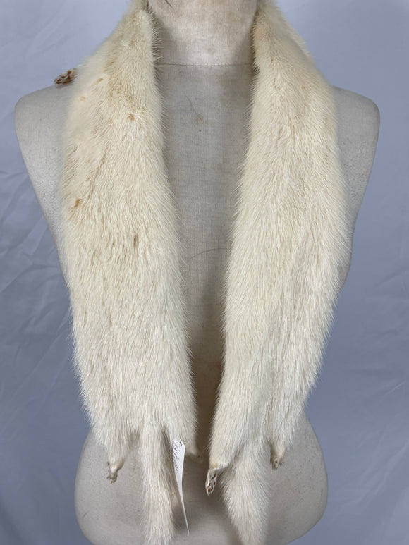 Vintage Natural Jasmine Mink Mounted Necklate